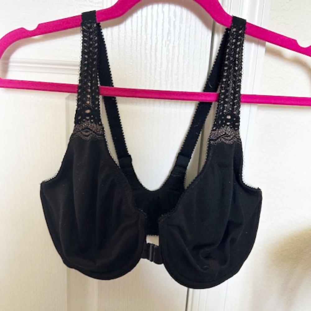 34DDD/ F Wacoal black front closure racer back bra  gently worn